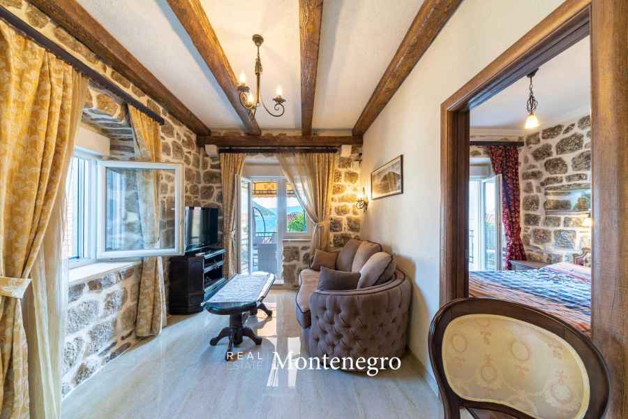 Apartment for sale in Perast